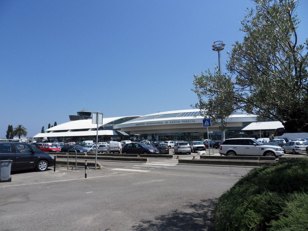 Aéroport international de Bastia-Poretta — vue de l'aéroport