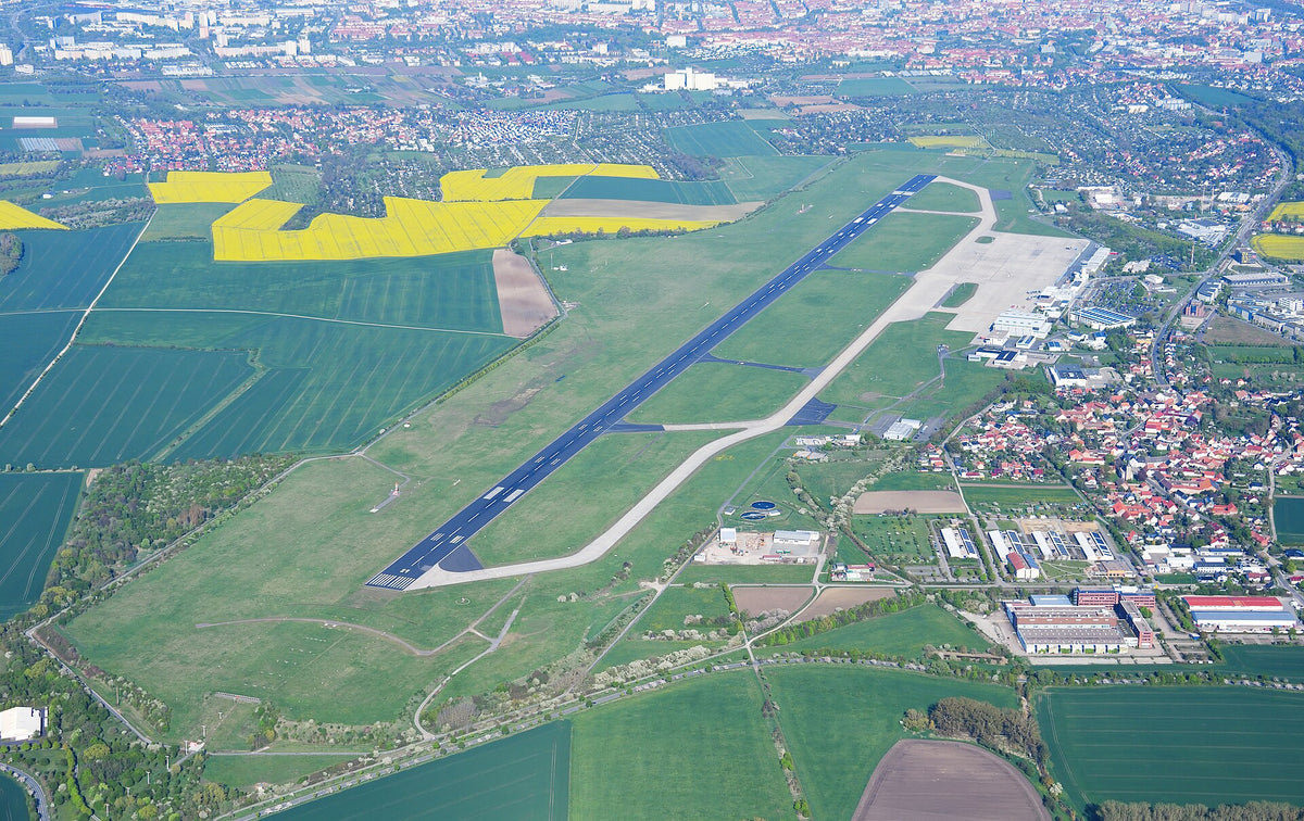 Aéroport d’Erfurt-Weimar — vue de l'aéroport