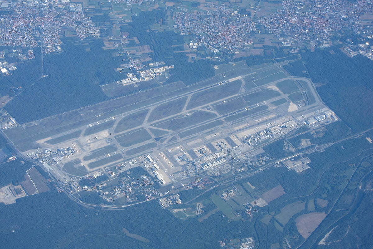 Aéroport international de Milan-Malpensa « Silvio Berlusconi » — vue de l'aéroport
