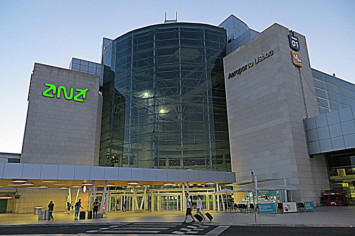 Aéroport Humberto Delgado de Lisbonne — vue de l'aéroport