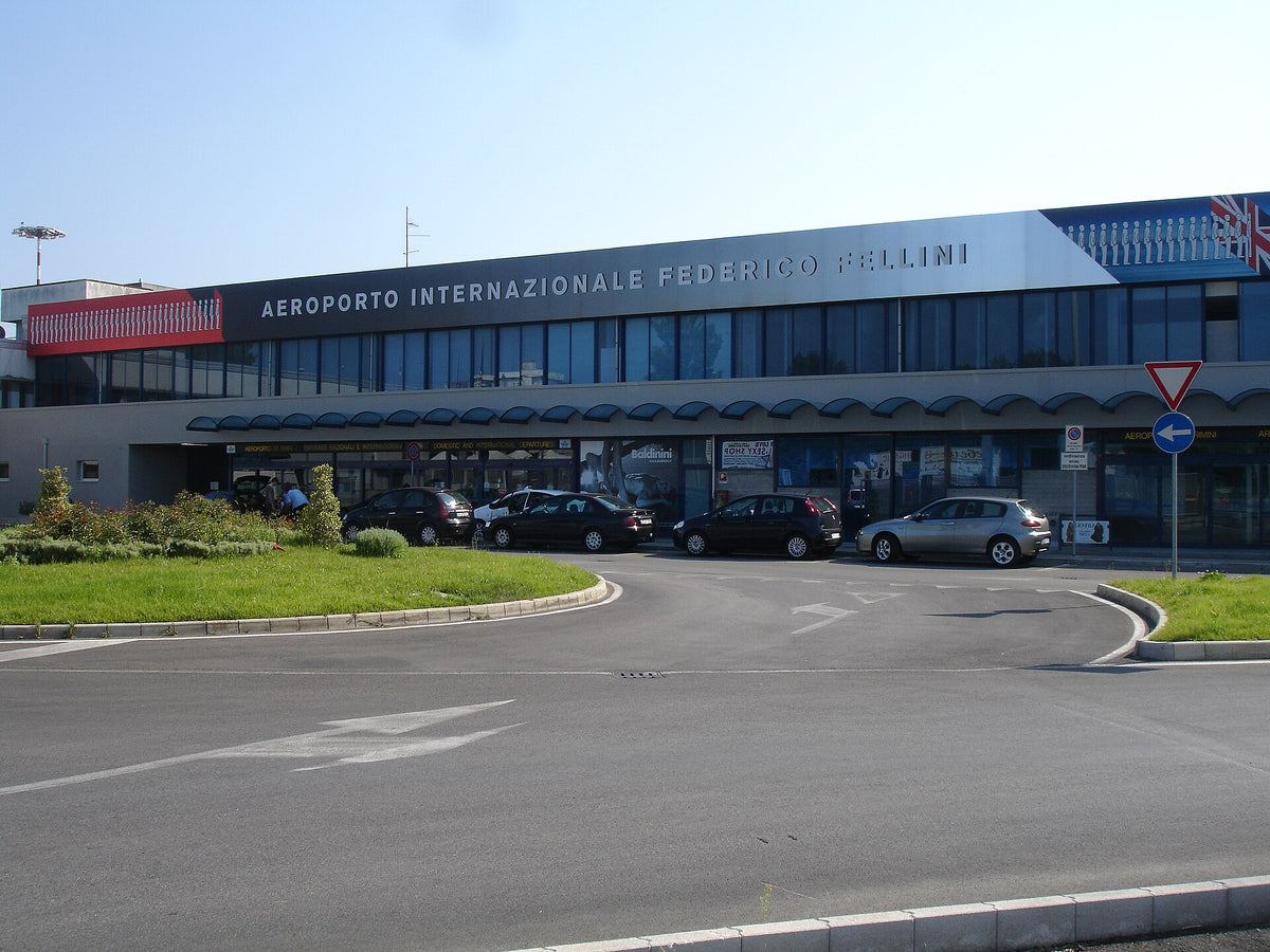 Aéroport international Federico Fellini — vue de l'aéroport
