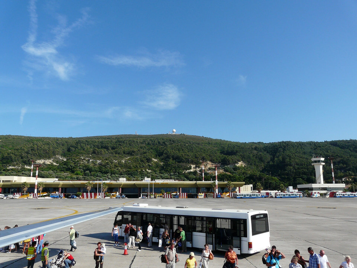 Aéroport international de Rhodes « Diagoras » — vue de l'aéroport