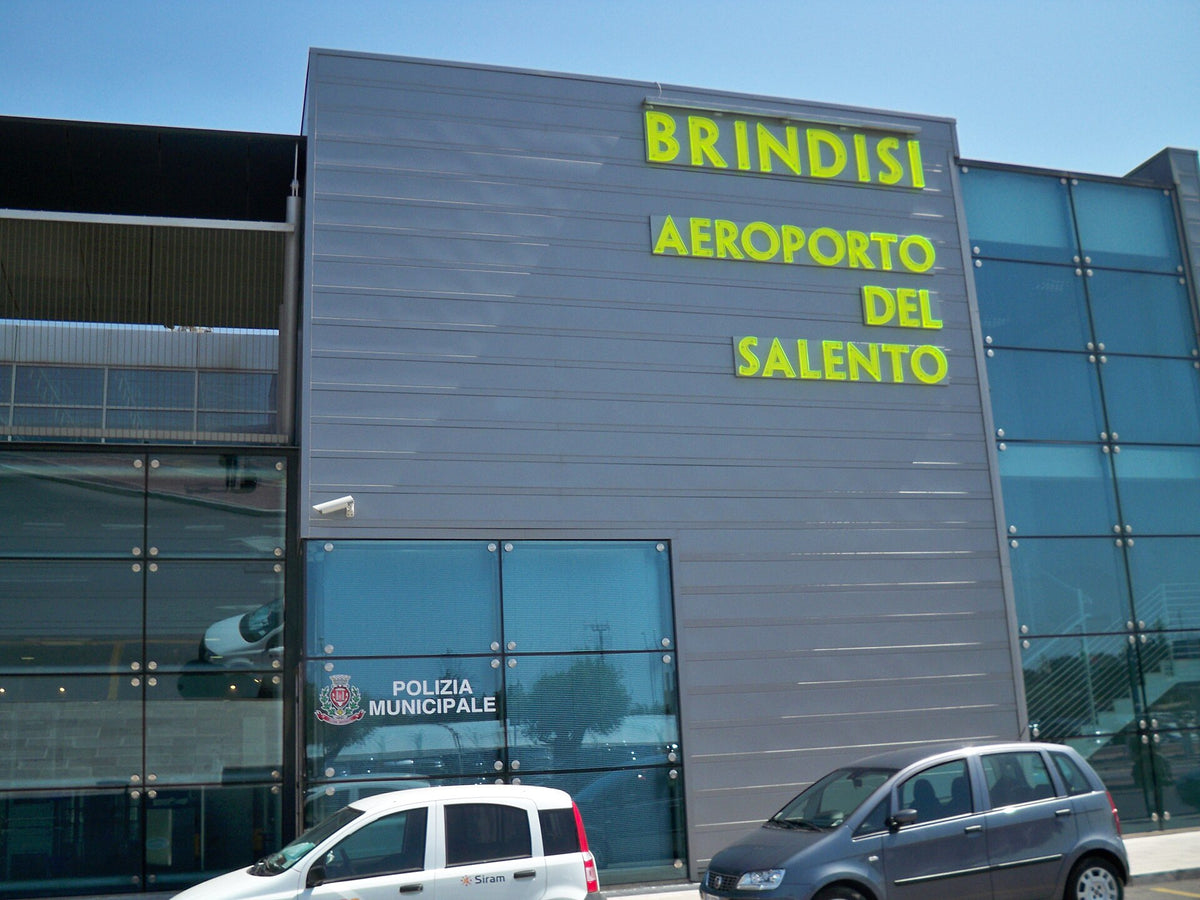 Aéroport de Brindisi - Salento / Papola Casale — vue de l'aéroport