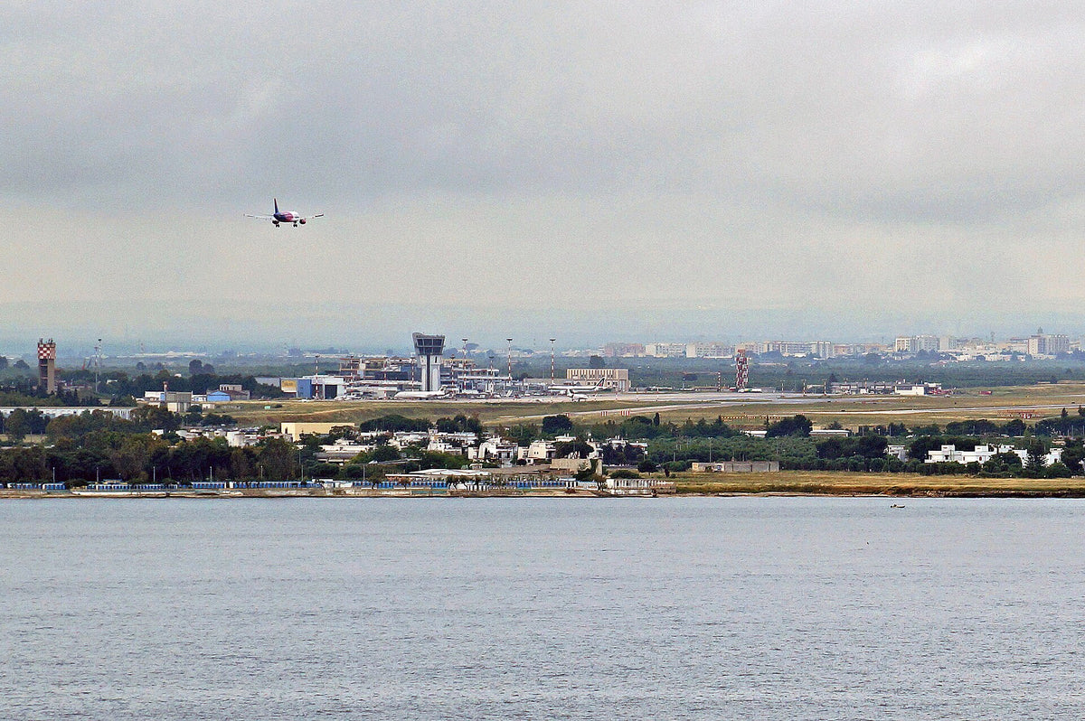 Bari Karol Wojtyla International Airport — vue de l'aéroport
