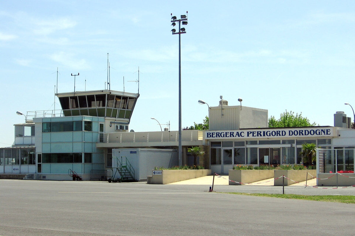 Aéroport Bergerac Dordogne-Périgord — vue de l'aéroport