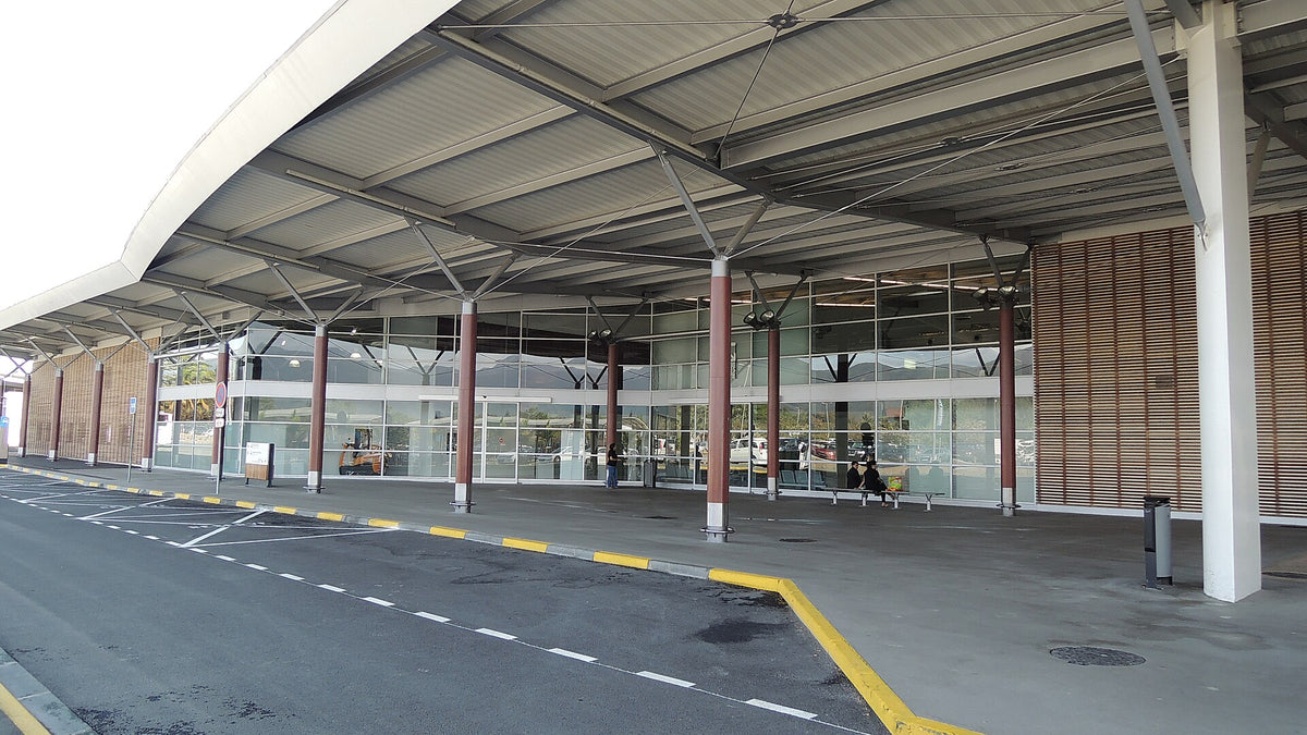 Aéroport international de Nouméa-La Tontouta — vue de l'aéroport