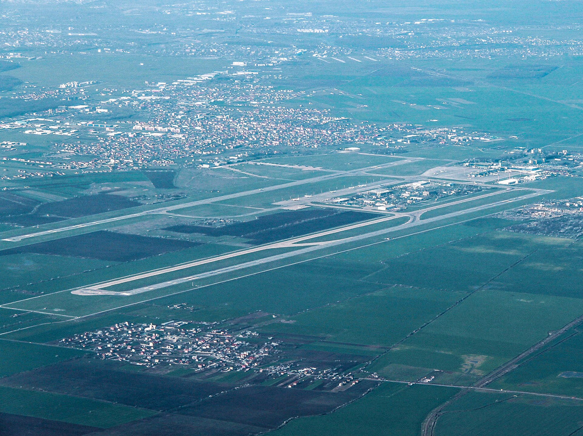 Bucharest Henri Coandă International Airport — vue de l'aéroport