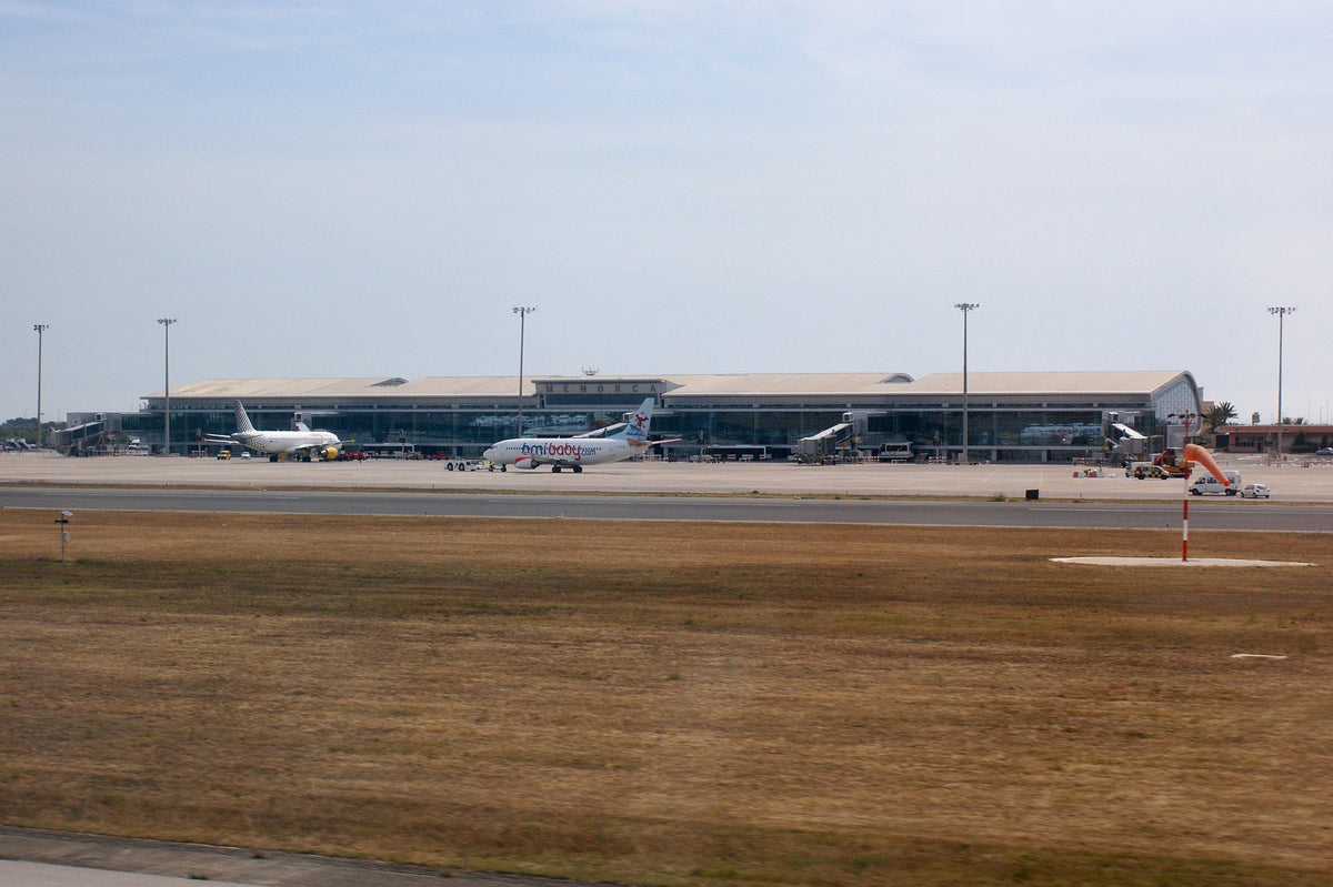 Menorca Airport — vue de l'aéroport