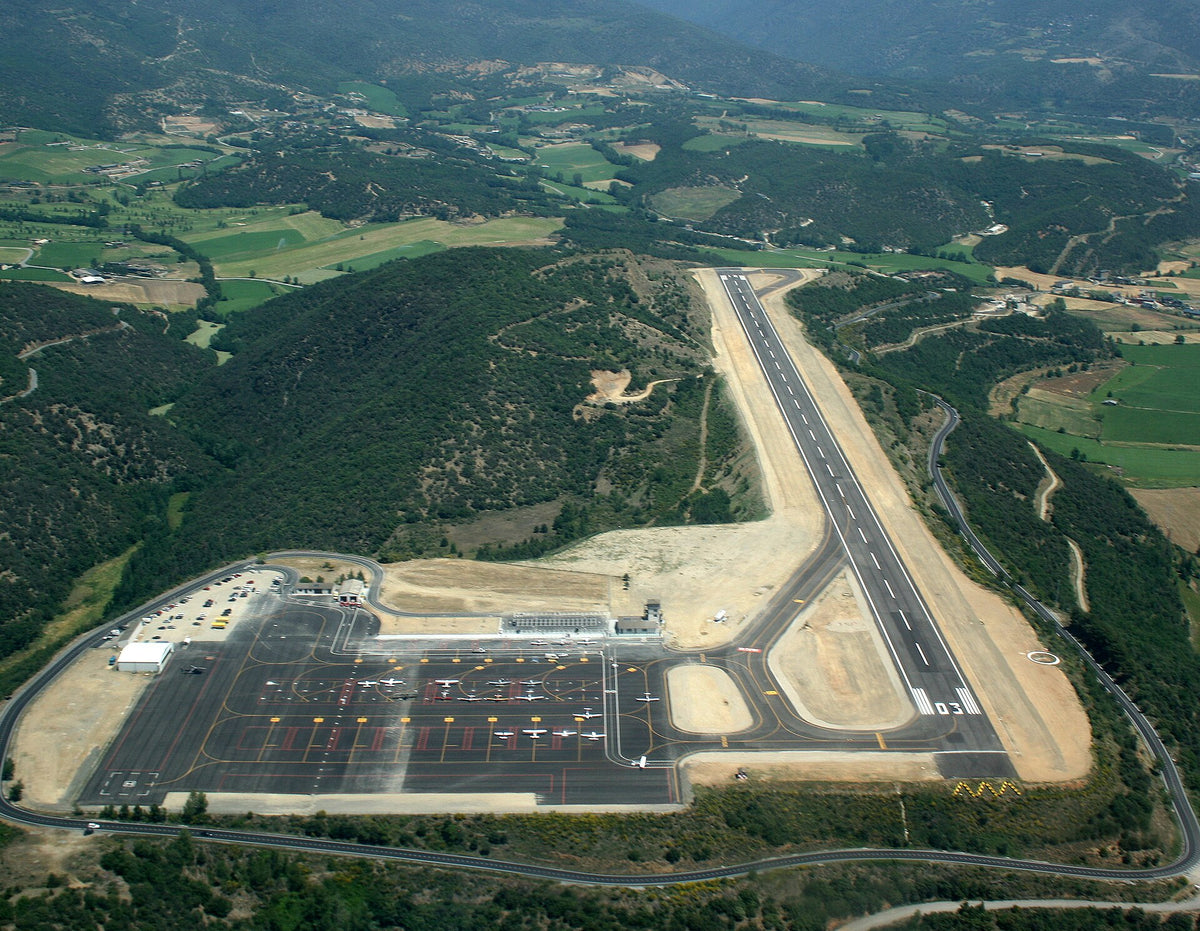 Aéroport Andorra-La Seu d'Urgell — vue de l'aéroport
