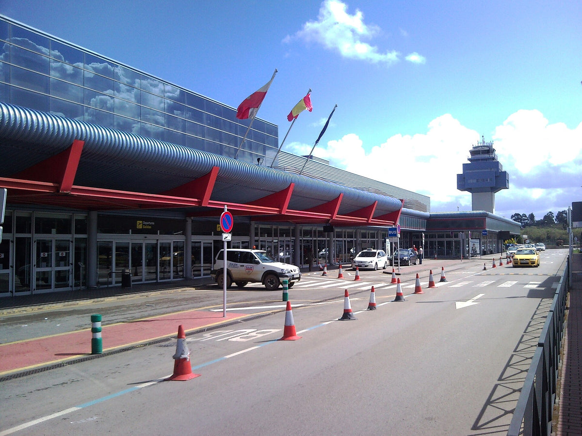 Seve Ballesteros-Santander Airport — vue de l'aéroport