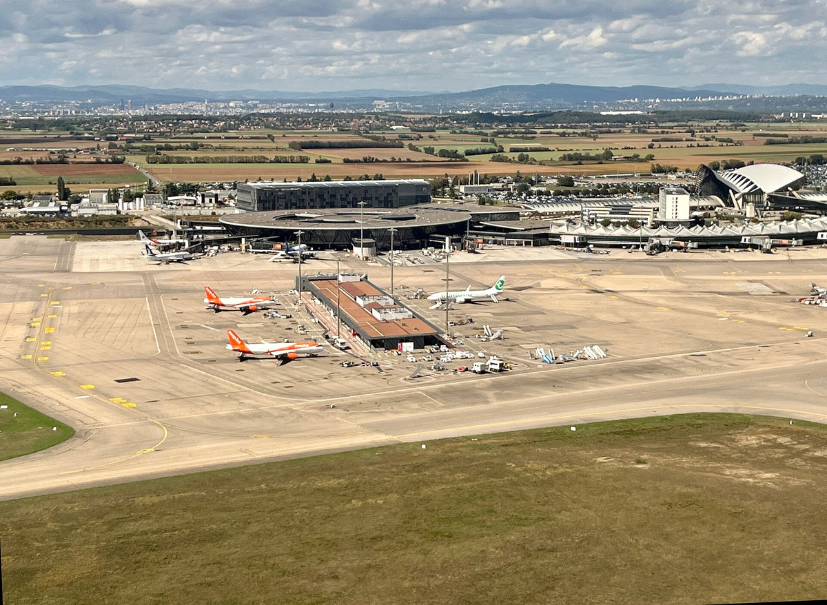 Aéroport Lyon-Saint Exupéry — vue de l'aéroport