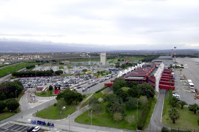 Lamezia Terme Sant'Eufemia International Airport — vue de l'aéroport