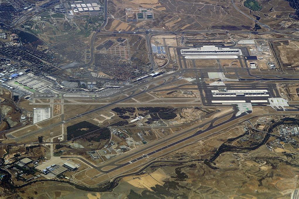 Aéroport Adolfo Suárez Madrid-Barajas — vue de l'aéroport
