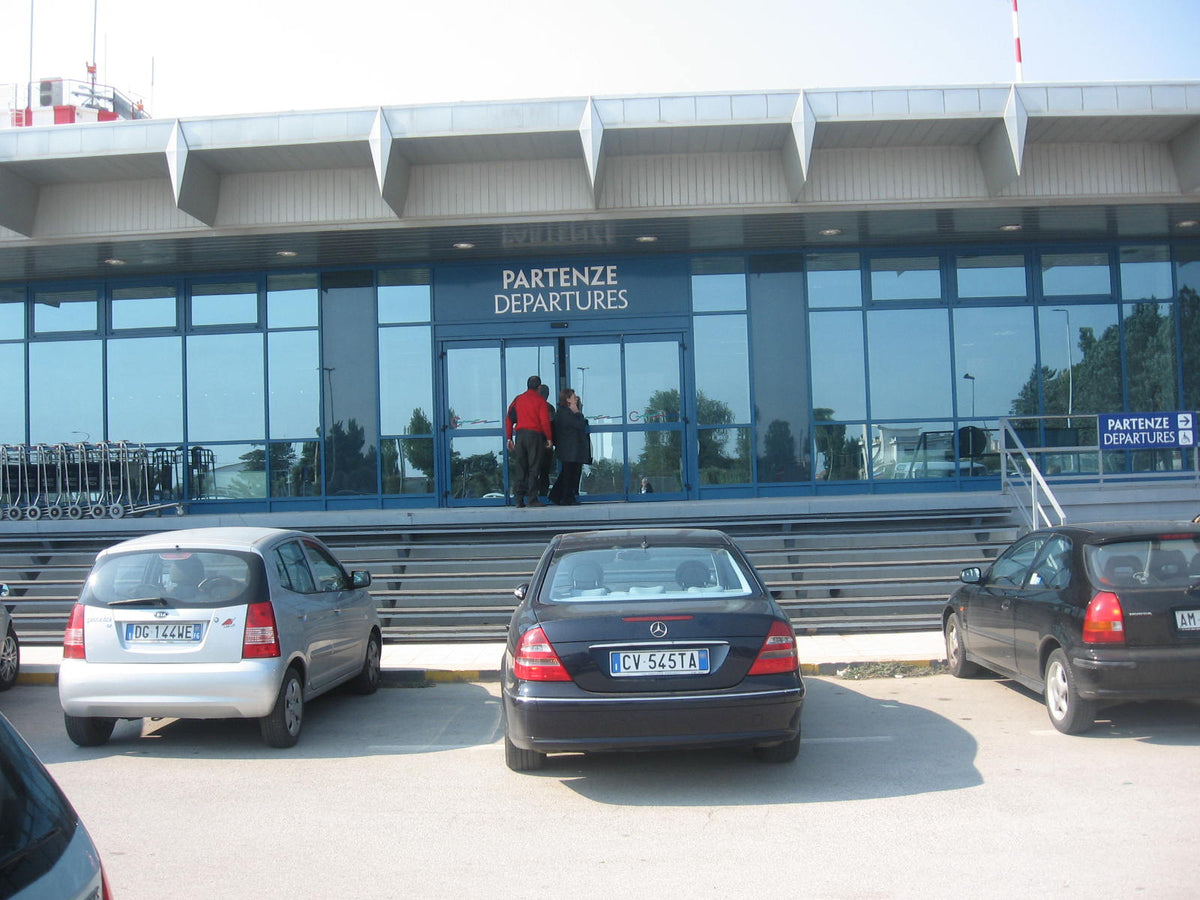 Aéroport de Foggia Gino Lisa — vue de l'aéroport