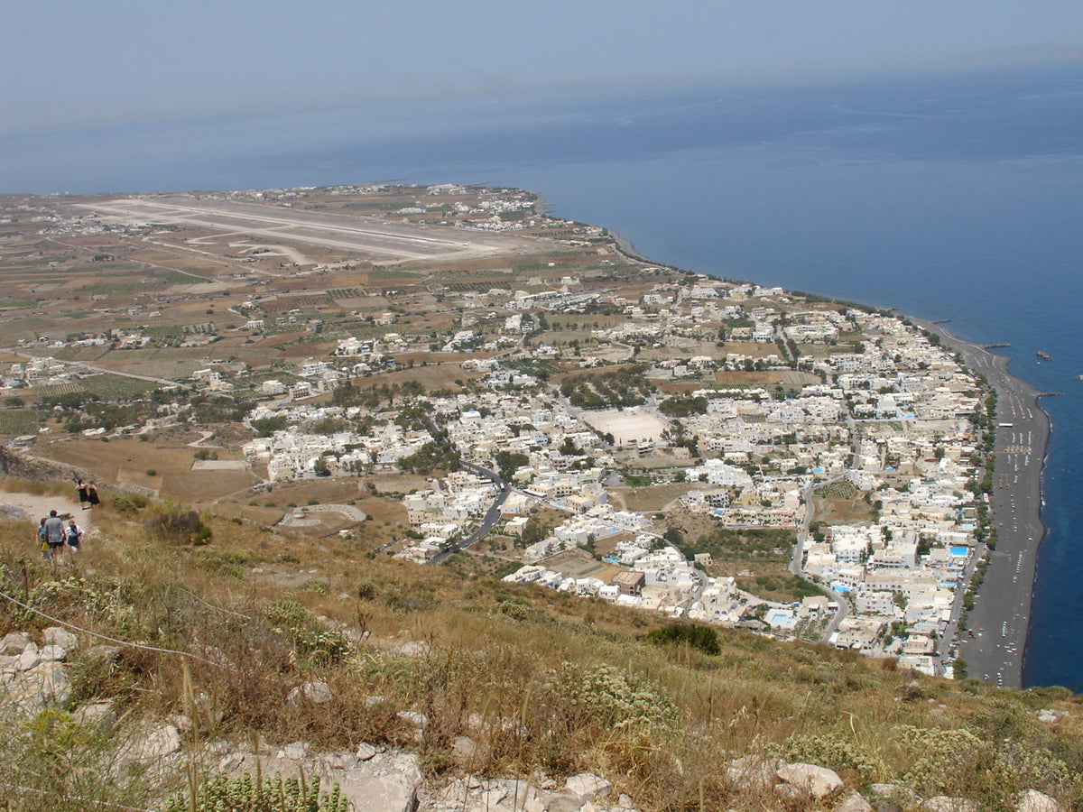 Aéroport international de Santorin — vue de l'aéroport