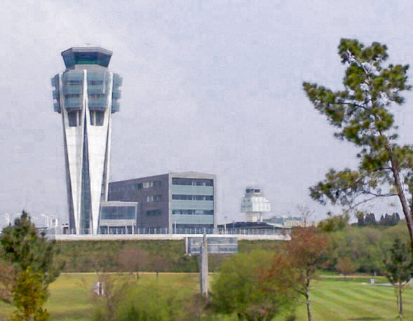 Aéroport de Santiago-Rosalía de Castro — vue de l'aéroport