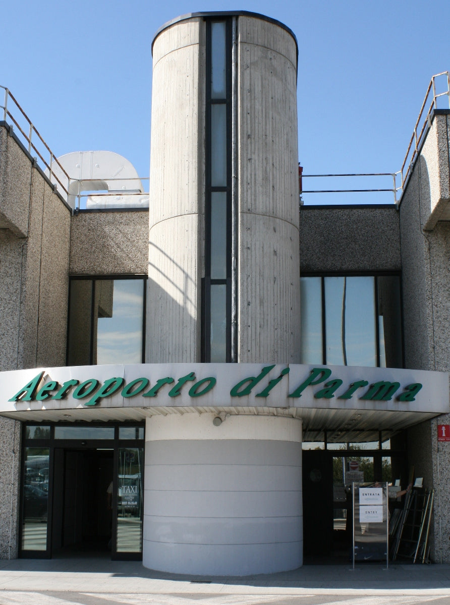 Aéroport international de Parma Giuseppe Verdi — vue de l'aéroport